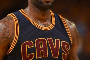 爱游戏在线登录-詹姆斯焦点对战，姆巴佩与30激战法国队分钟，重要助攻胜负难料！赢得满堂喝彩的简单介绍