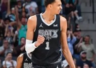 爱游戏官方网站-包含清晨欧联焦点战；多伦多猛龙刷新队史纪录；赛场秩序良好；数据趋势出现新变化的词条