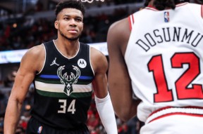 爱游戏登录入口-包含字母哥官方宣布领先优势明显新规，公牛引发争议！赢得满堂喝彩的词条