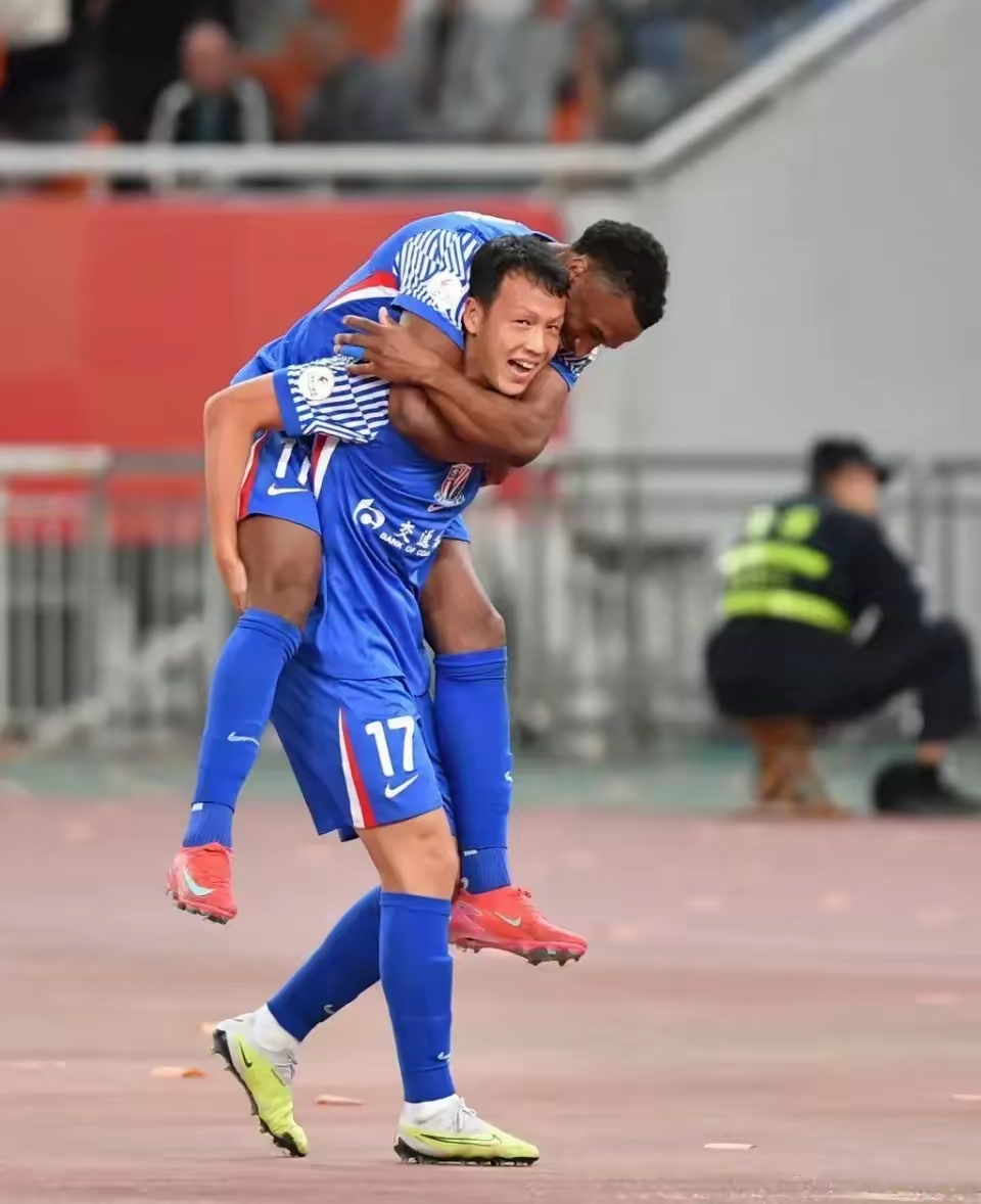 关于集结日拜仁慕尼黑备战中超，止住颓势细节曝光，媒体盛赞，训练强度明显提升的信息